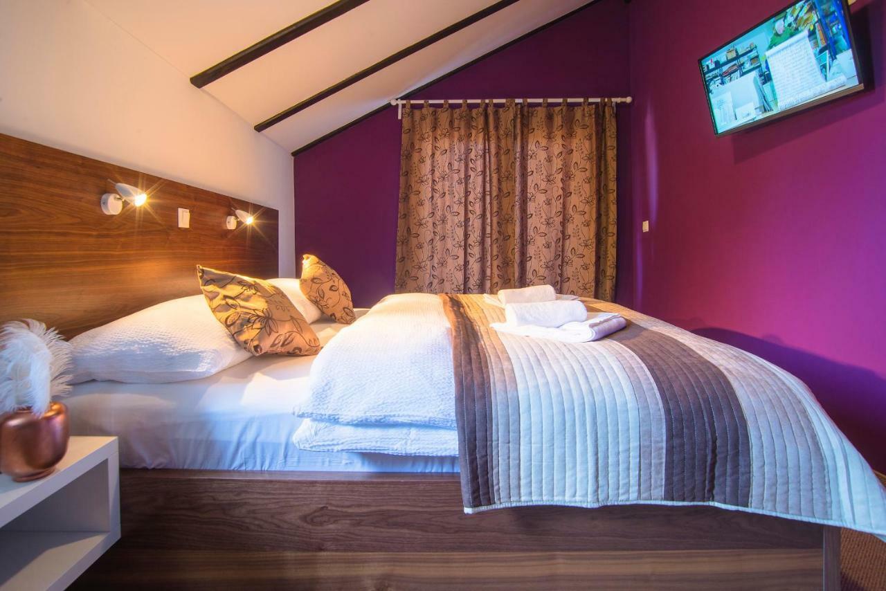 Black Queen Guesthouse Грабовац Экстерьер фото