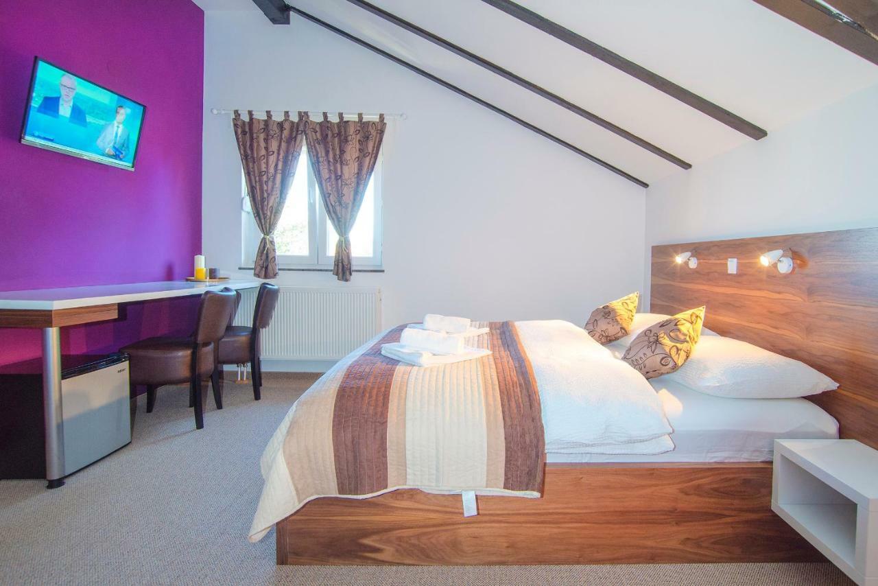 Black Queen Guesthouse Грабовац Экстерьер фото